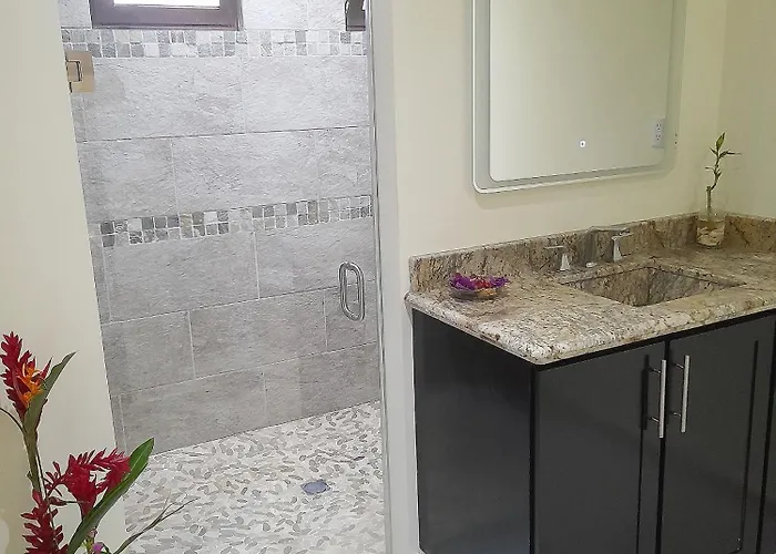 Rated - Stunning Arenal 2 Bed *